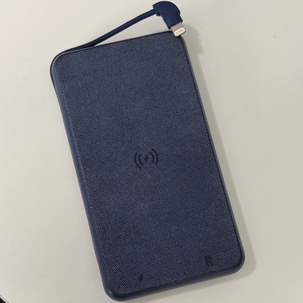 Mophie 10,000mAh Wireless Charging Power Bank